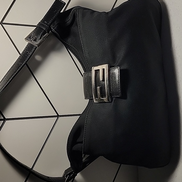 Sold! FENDI Baguette jersey fabric is sticky - Picture 3 of 16